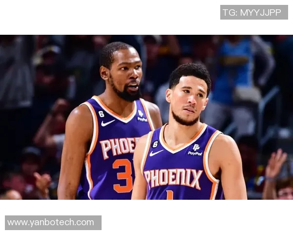 布克与足球明星的相似之处探讨：他像谁又为何如此吸引人