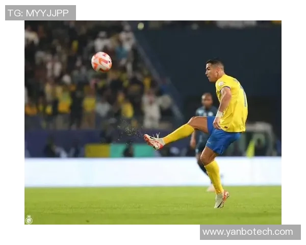 现役足球明星精彩盘带瞬间集锦展现球场魅力与技巧